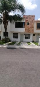 Casa de 3 recámaras en RENTA en condominio privado en Sonterra, Querétaro, 110 mt2, 3 recamaras