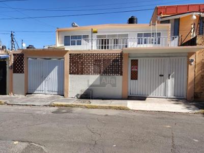 Casa en Renta en Toluca, Cerca de la maquinita y Alfredo del Mazo, uso comercial o habitacional, 207 mt2, 3 recamaras