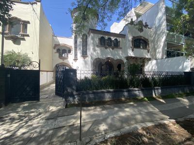 Renta casa catalogada con uso de suelo en calle Tennyson Polanco (MC), 484 mt2, 8 recamaras