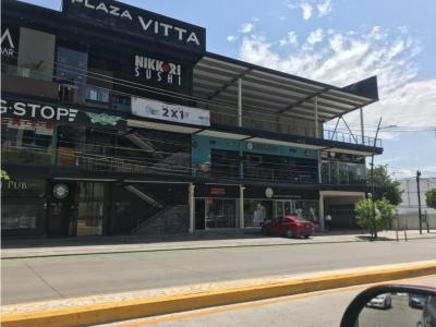 LOCAL COMERCIAL EN RENTA EN PLAZA VITTA, 200 mt2