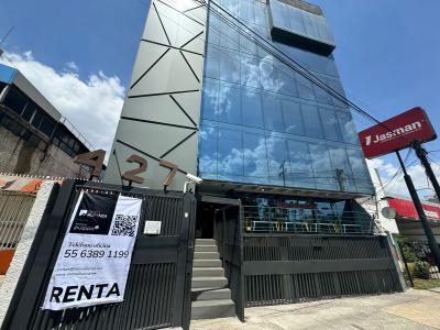 Lomas Verdes / Naucalpan: Oficinas listas para adaptaciones sobre avenida, 118 mt2