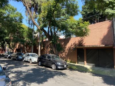 Casa en venta en Acacias 6 Recámaras, 1053 mt2, 6 recamaras