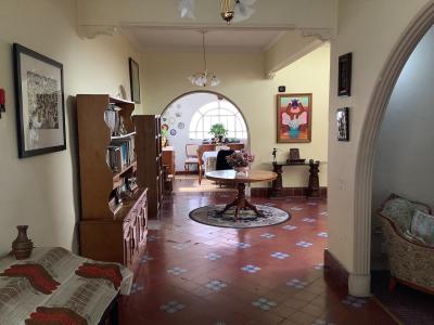 Casa en venta en Barrio del Niño Jesús, 563 mt2, 6 recamaras