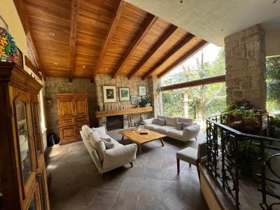 CASA EN BOSQUES DE LAS LOMAS - BOSQUE DE OCOTES , 613 mt2, 4 recamaras