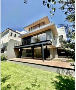 Casa en Venta en Cumbres de Santa Fe, San Mateo Tlaltenago, 680 mt2, 3 recamaras