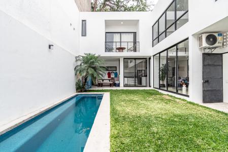 ¡Increíble casa moderna a la venta con excelente ubicación en Cuernavaca!, 253 mt2, 3 recamaras