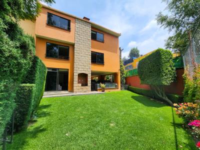 Casa En Condominio en venta en Lomas Axomiatla con Jardín, 297 mt2, 3 recamaras