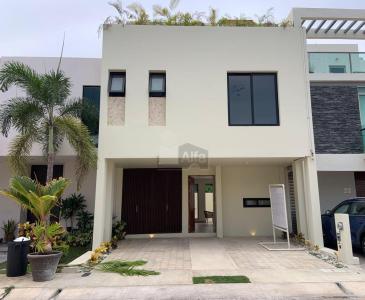 Casa en Venta en Residencial ARBOLADA, Cancun Quintana Roo SMZ-336, 176 mt2, 3 recamaras