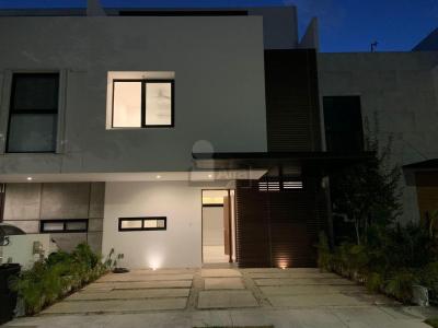 Casa en Venta en Residencial Arbolada 4 recs y 3.5 baños, Cancun Quintana Roo , 208 mt2, 4 recamaras