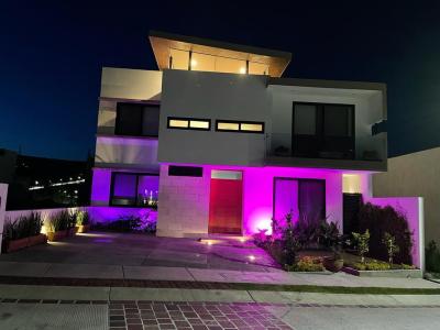 Casa en venta, Residencial Santa Barbara, el Marqués de 4 Recámaras, 366 mt2, 4 recamaras