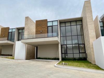 Casa en Venta en, Isola Bosque Real, Interlomas, Huixquilucan,  Nuevo en Cond., 436 mt2, 3 recamaras