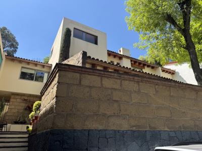 Casa En Condominio en venta en San Nicolás Totolapan 3 Recámaras, 318 mt2, 3 recamaras