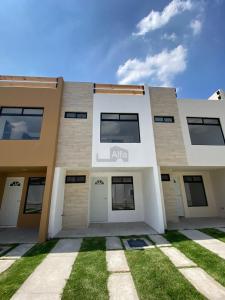 Casa en condominio en venta en Bugambilias, Puebla, Puebla, 125 mt2, 3 recamaras