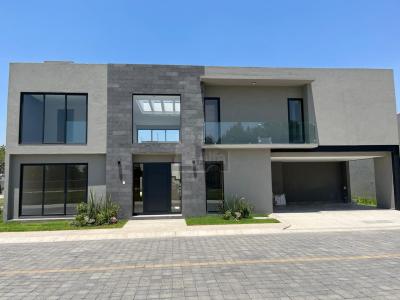 Casa Nueva en Venta en zona residencial San Mateo Atenco , 305 mt2, 3 recamaras