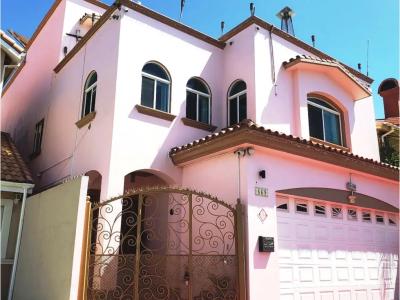 Se Vende Casa en Loma Dorada Secc. Las Brisas, 345 mt2, 5 recamaras