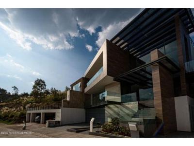 Estrene Casa en Venta en exclusivo fraccionamiento de Bosque Real, 800 mt2, 4 recamaras