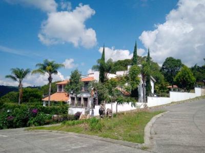 Residencia con más de 1900 metros en venta Ixtapan de las Sal., 760 mt2, 4 recamaras