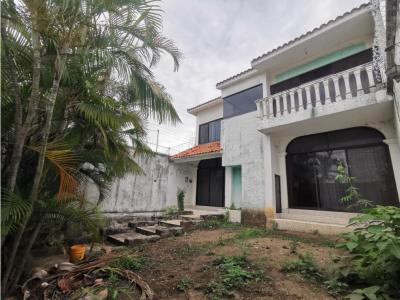 Casa sola en venta en Jiutepec con alberca REMATE, 285 mt2, 8 recamaras