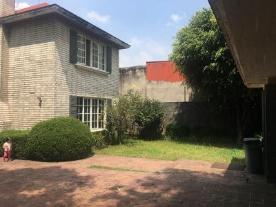 Se Vende Casa en una de las calles más hermosas de San Jerónimo Lidice , 384 mt2, 4 recamaras