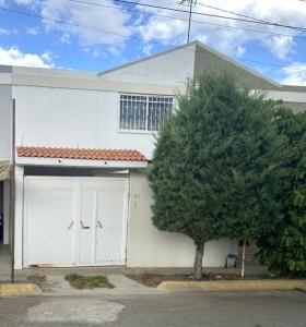 Excelente casa en venta, Fracc. Condado de la Pila, Silao, Guanajuato, 129 mt2, 3 recamaras