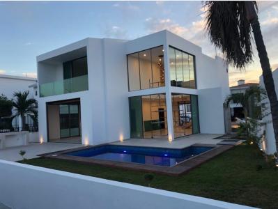 CASA EN VENTA EN EL CID EN PRIV. ANDALUCIA EN MAZATLÁN , 400 mt2, 4 recamaras