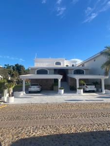 CASA VENTA EN FRACCIONAMIENTO RL CID, 593 mt2, 5 recamaras