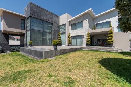 Casa en venta en La Providencia, Metepec, 1070 mt2, 5 recamaras