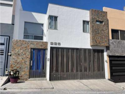 Casa en Venta en Cumbres Élite 7o Sector con Alberca en Monterrey, 253 mt2, 3 recamaras