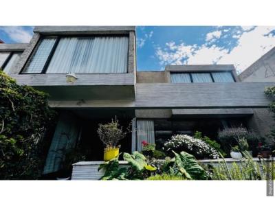 Casa en venta en Lomas Tecamachalco para actualizar, 590 mt2, 4 recamaras