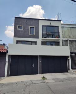 Casa en venta en Ciudad Satélite 5 Recámaras, 160 mt2, 5 recamaras