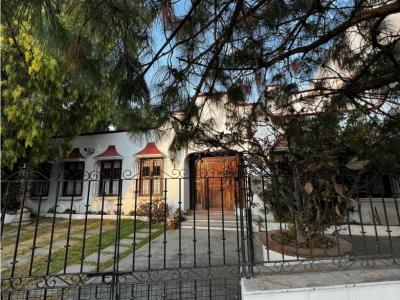 Casa Residencial tipo Hacienda en San Javier, 450 mt2, 5 recamaras