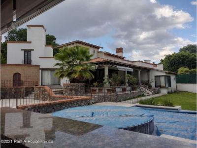 Casa en venta Juriquilla, de estilo colonial. XPF*22-340, 857 mt2, 5 recamaras