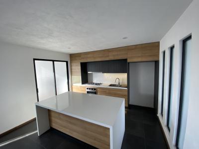 Hermosa casa en Venta frente a la UDLA, 205 mt2, 3 recamaras