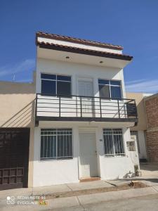 Casa en venta Fraccionamiento Buena Villa, Silao., 90 mt2, 4 recamaras