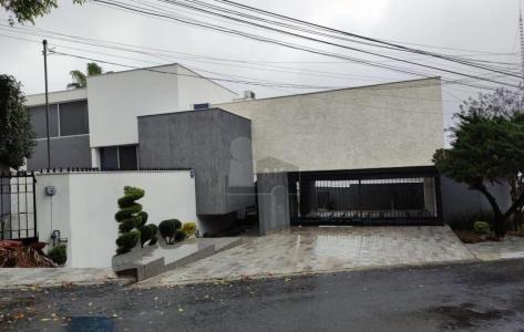 Casa en venta en Del Paseo Residencial Zona Sur Monterrey Nuevo Leon, 440 mt2, 5 recamaras