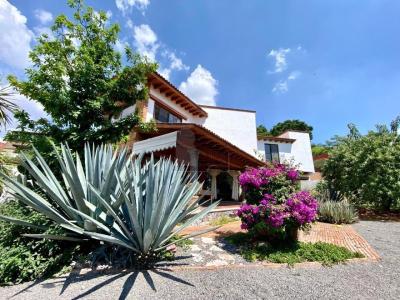 Casa en venta en Loma Dorada, cerca de los Arcos de Querétaro , 439 mt2, 3 recamaras