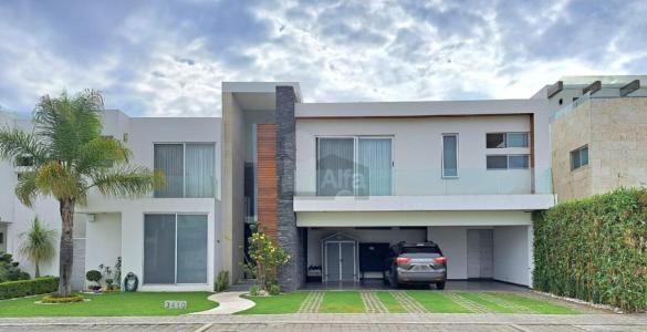 Casa en venta en Momoxpan, San Pedro Cholula, 580 mt2, 6 recamaras