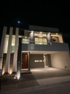 Casa sola en venta en Los Viñedos, Torreón, Coahuila, 340 mt2, 5 recamaras