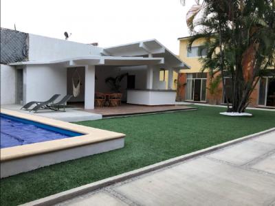 Casa sola con alberca en Cuernavaca RESIDENCIAL EXCLUSIVO, 324 mt2, 5 recamaras