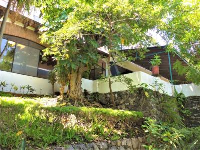 Residencia con Uso de Suelo Mixto , Lomas de Cuernavaca, Morelos, 1112 mt2, 8 recamaras