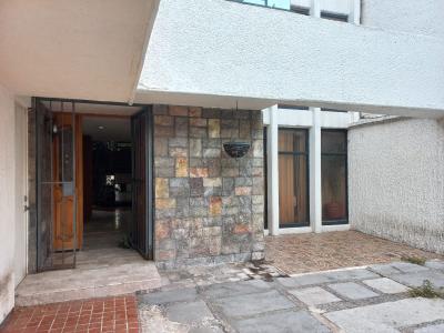 Casa en venta en Residencial Acoxpa,  5 Recámaras c baño, 3 estacionamientos., 453 mt2, 5 recamaras