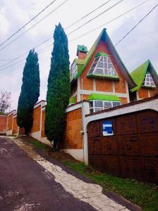 Casa campestre en la salida a Cuernavaca, 360 mt2, 5 recamaras