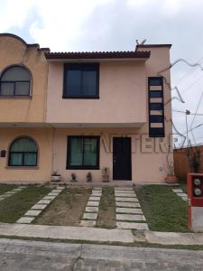 Casa en Renta con Acceso a Alberca Comunitaria en Petrópolis, Tuxpan, Ver., 3 recamaras