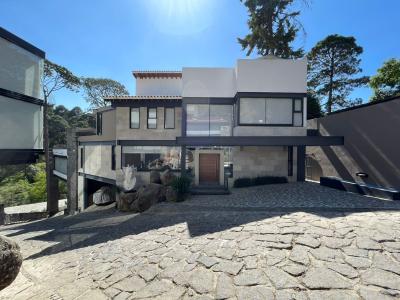 Casa en venta en Avandaro Fontana Alta, 853 mt2, 4 recamaras