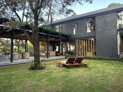 Casa en Venta en Avandaro, Valle de Bravo, 570 mt2, 5 recamaras