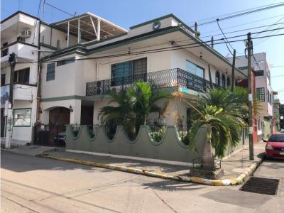 Casa en venta frente al Hospital de Pemex, 395 mt2, 5 recamaras