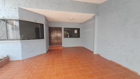 Casa en venta en Fracc. Carrizal, muy cercana a PEMEX Herradura en Villahermosa, Tabasco, 282 mt2, 4 recamaras
