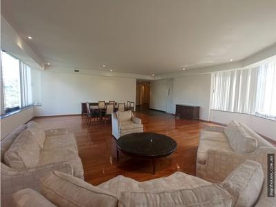 Venta Dpto DE LUJO y REMODELADO co pisos de madera y vista al Bosque, 297 mt2, 3 recamaras