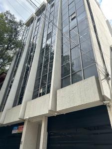 Oficina en súper ubicación esquina con Campos Eliseos, 60 mt2