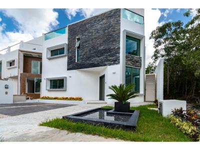 Preciosa casa en renta en Aqua Residencial, 280 mt2, 3 recamaras